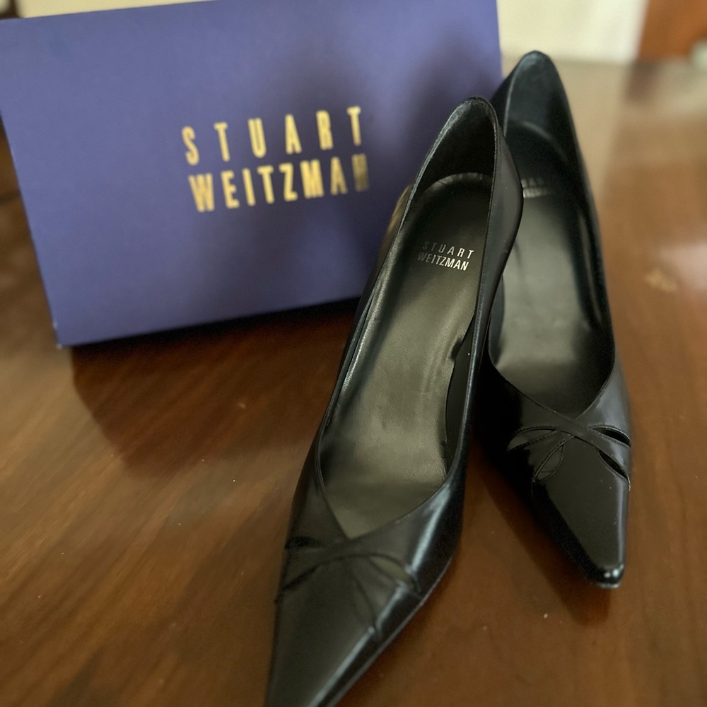 NIB W/OT  Stuart Weitzman black dress heels